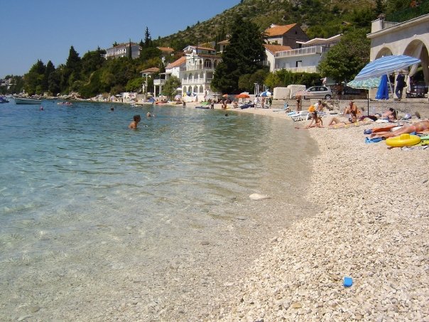 Plaża w centrum przy hotelu - jedynym we wsi ;-) / plaża.jpg plaża.jpg