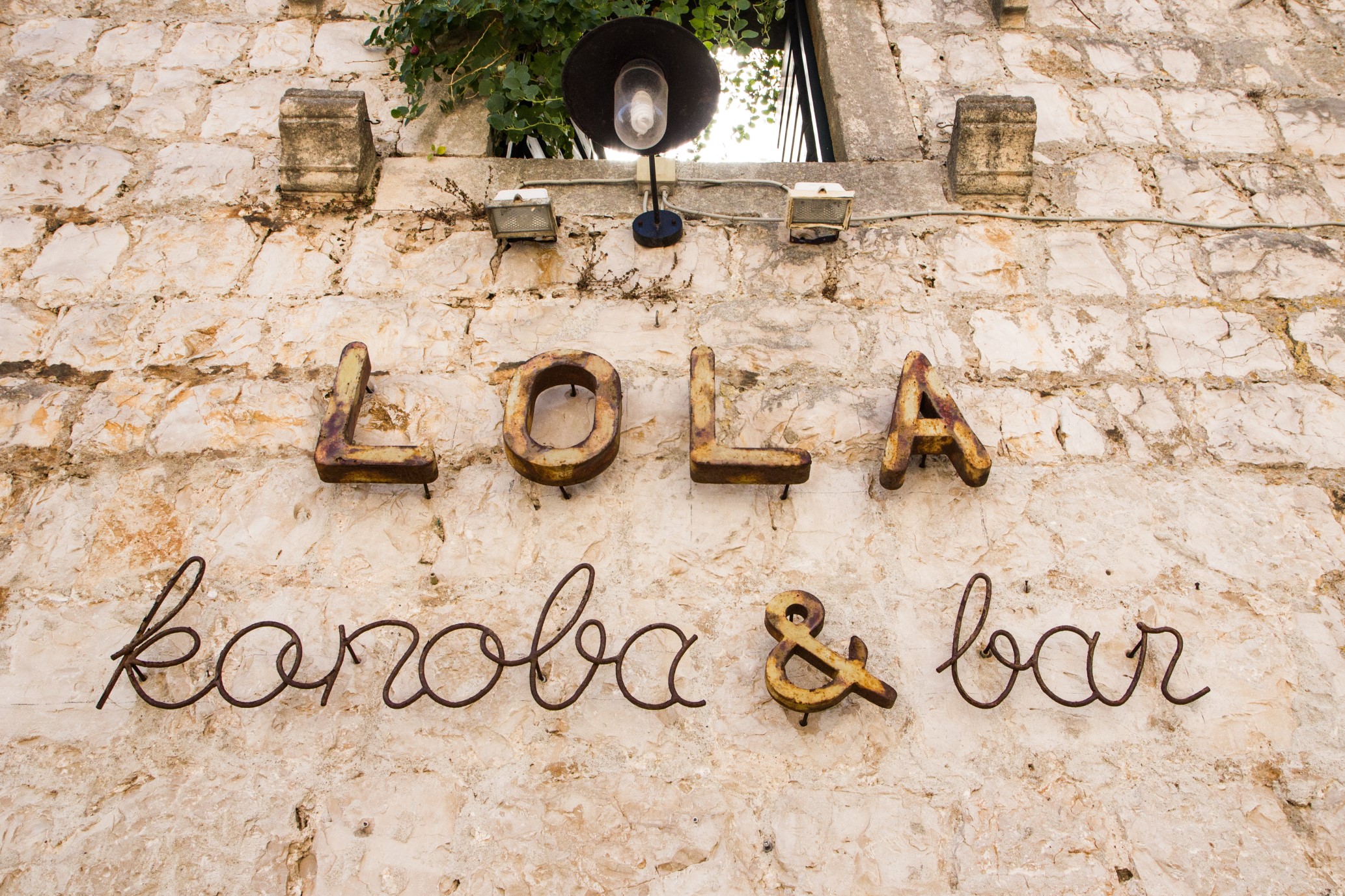 "Najlepszym pomysłem będzie jednak odwiedzenie Konoby Lola..." / 08.jpg 08.jpg