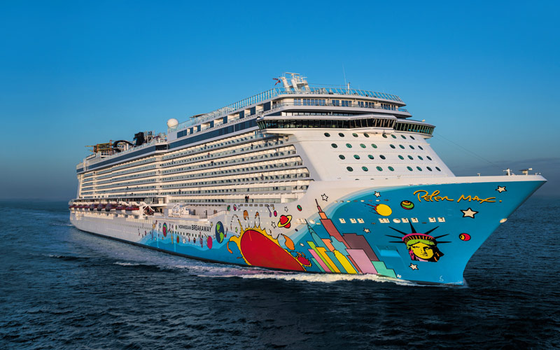 Norwegia Breakaway.jpg