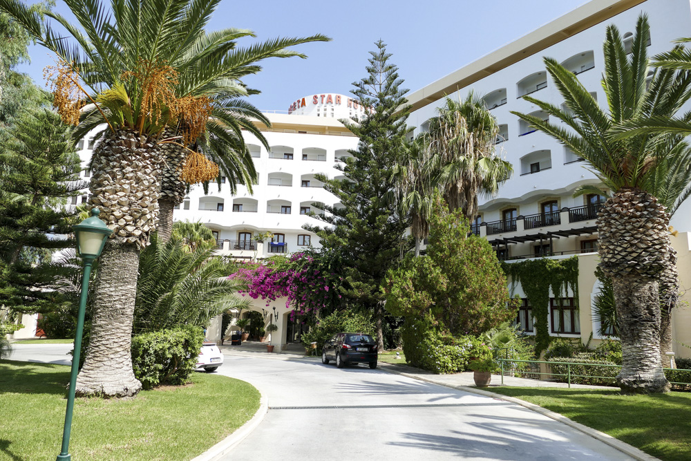 front hotelu / P1030016.JPG P1030016.JPG