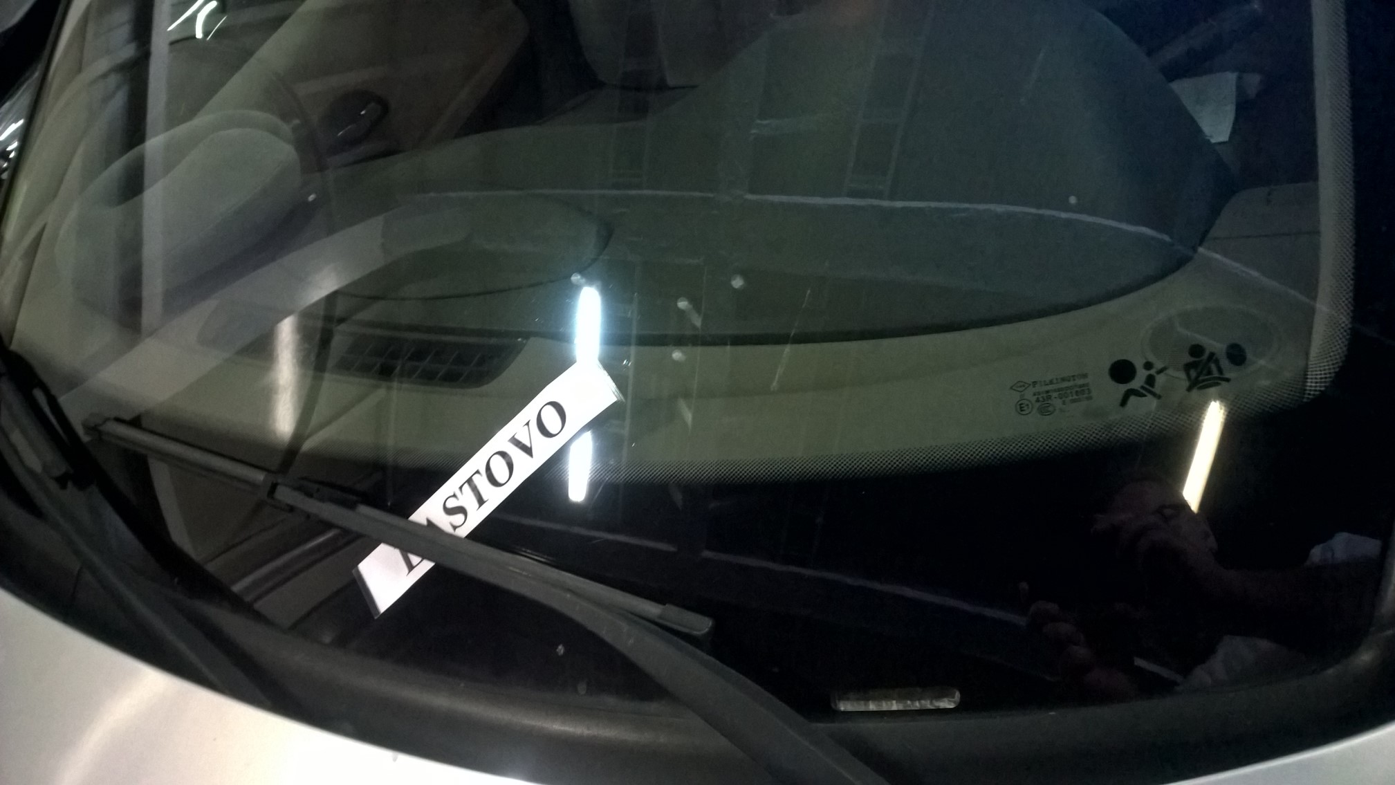 Udające się docelowo na Lastowo pojazdy dostają taką kartkę za wycieraczkę. Razem z karteczką z biletu zabierze ją obsługa przy wjeździe na drugi prom. / 13 kartka.jpg 13 kartka.jpg