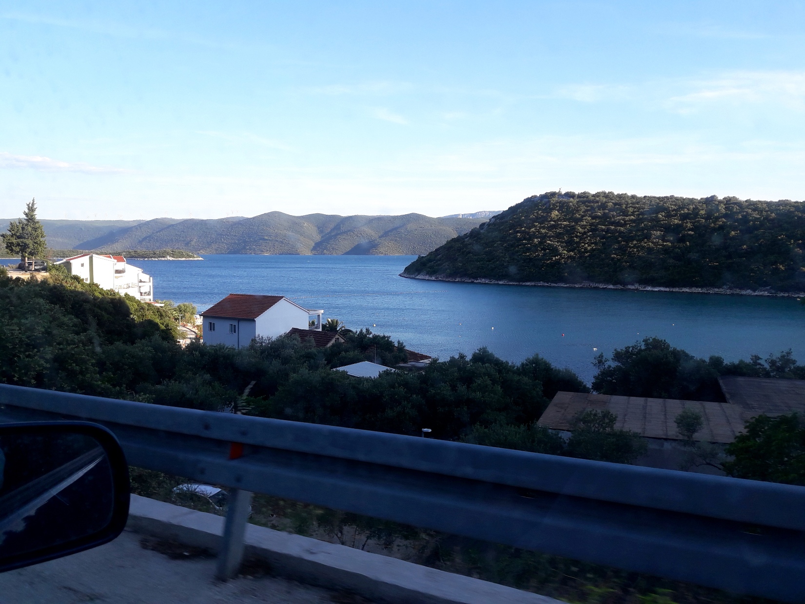 Już z bliska widzimy Peljesac. / 17.jpg 17.jpg