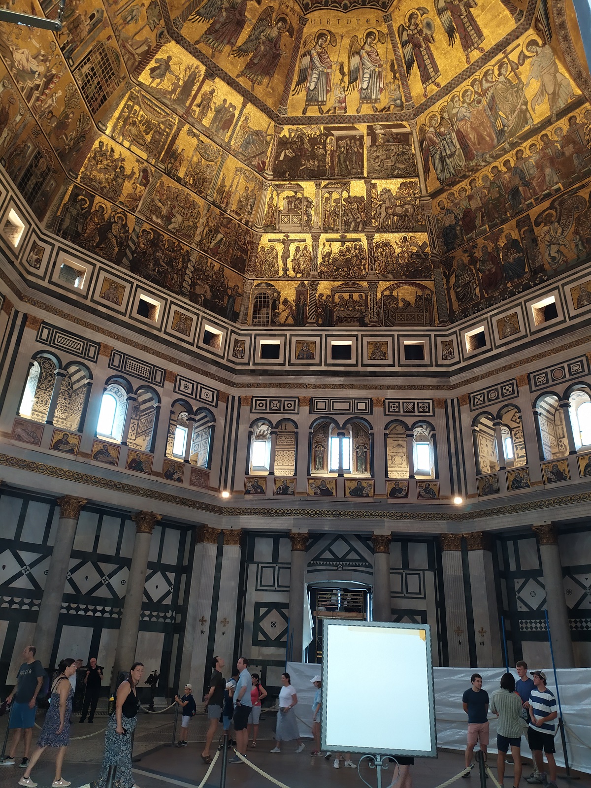 Baptysterium- wnętrze / IMG_20220723_103317.jpg IMG_20220723_103317.jpg