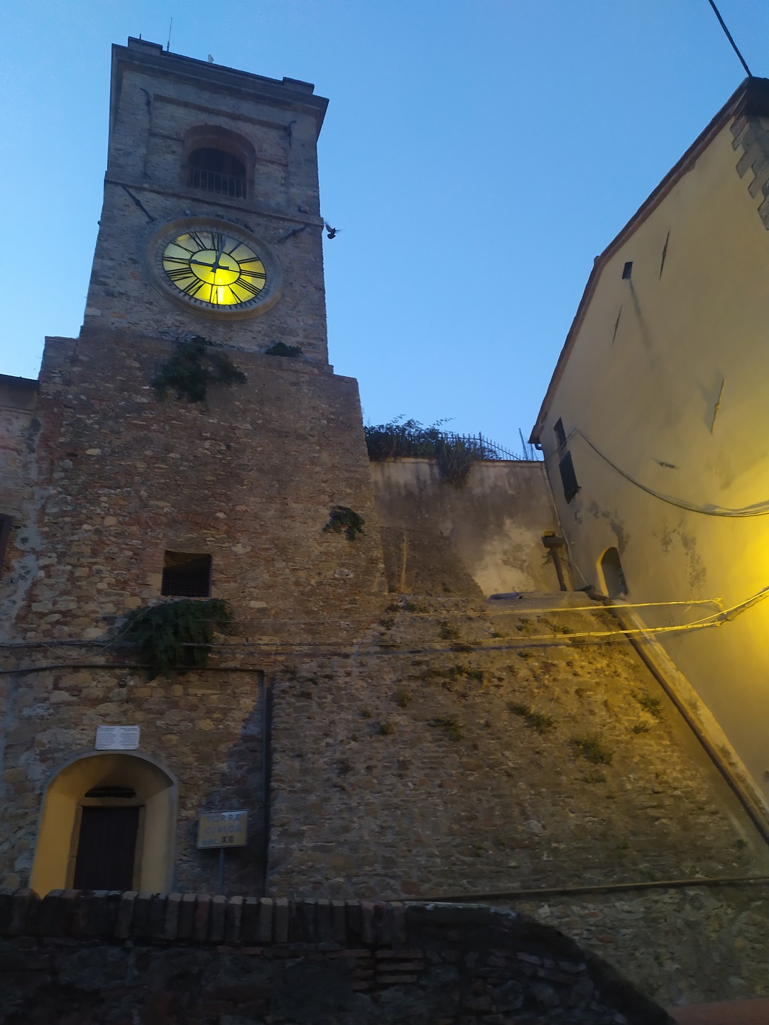 Wieża zegarowa, nie była uciążliwa / IMG_20220724_210216.jpg IMG_20220724_210216.jpg