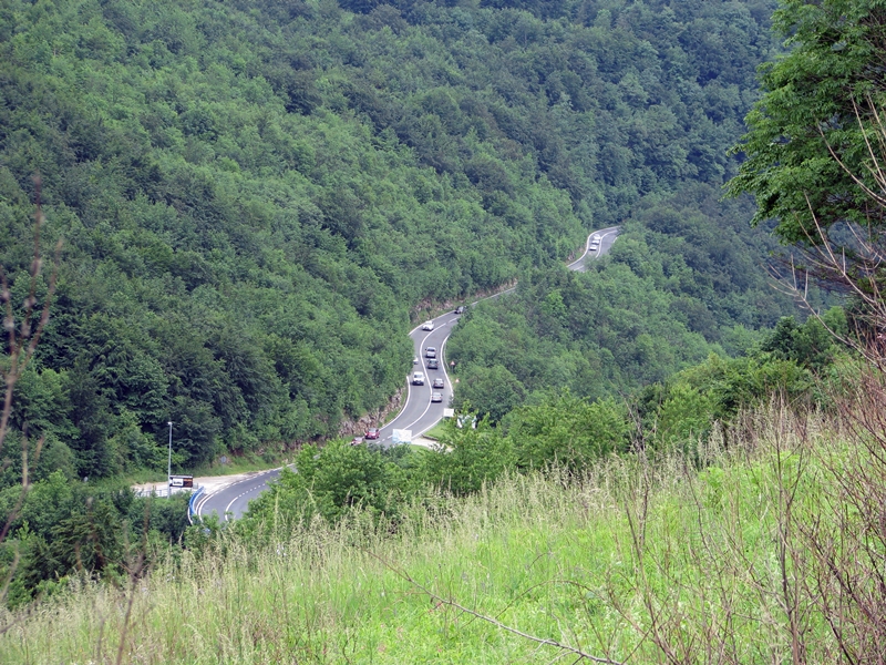 Przy tych ostatnich zakrętach jeszcze niedawno byliśmy. Pieszo. / IMG_1542.JPG IMG_1542.JPG