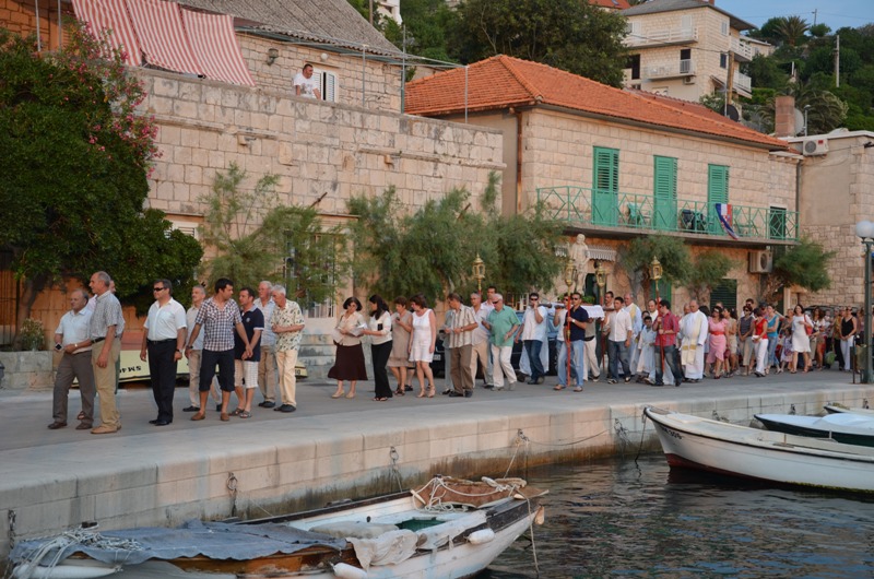 Procesja w Povlji / 1 Povlja - procesja na Św. Ivana.JPG 1 Povlja - procesja na Św. Ivana.JPG