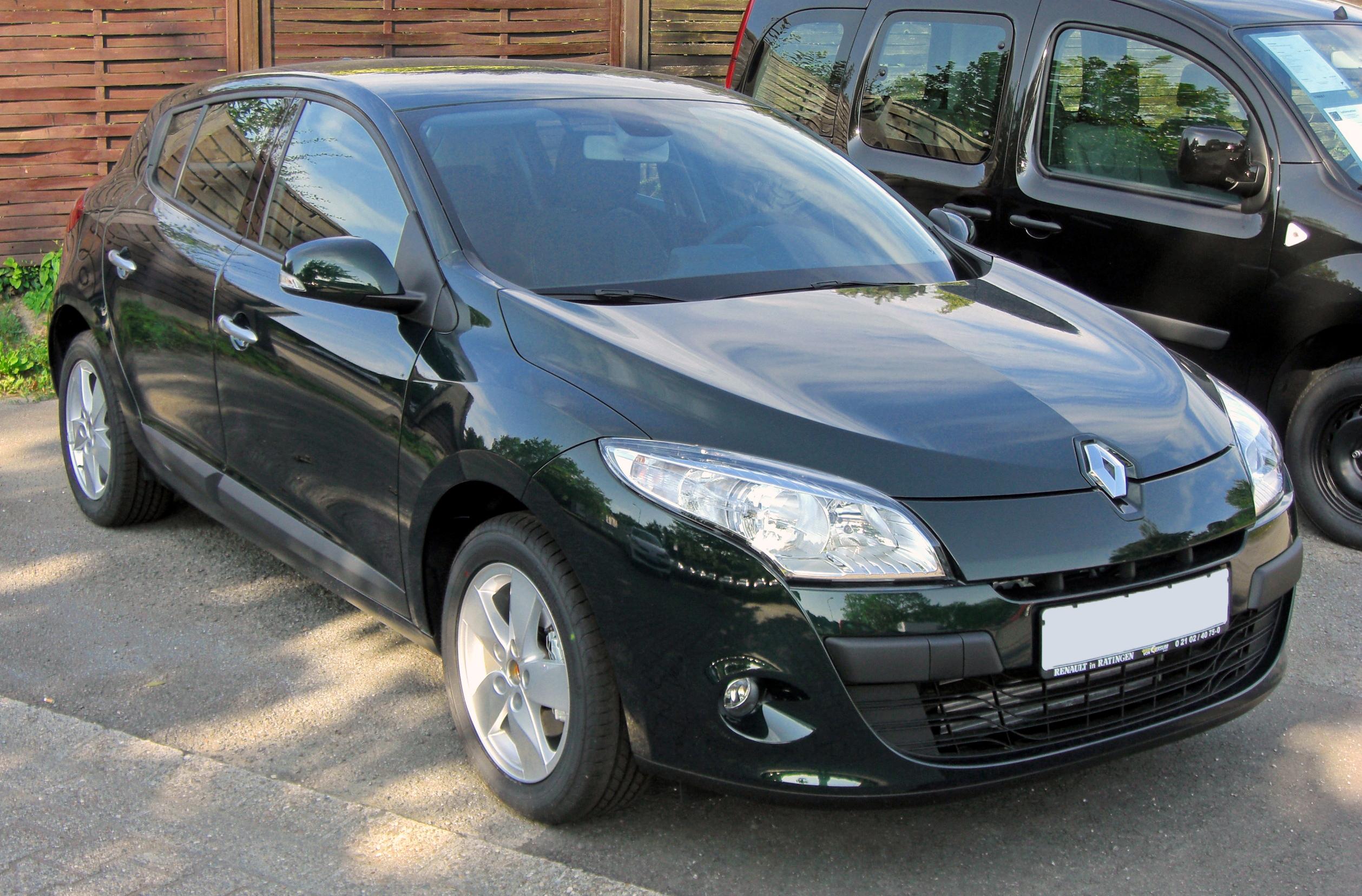 Renault_Mégane_III_20090801_front.JPG