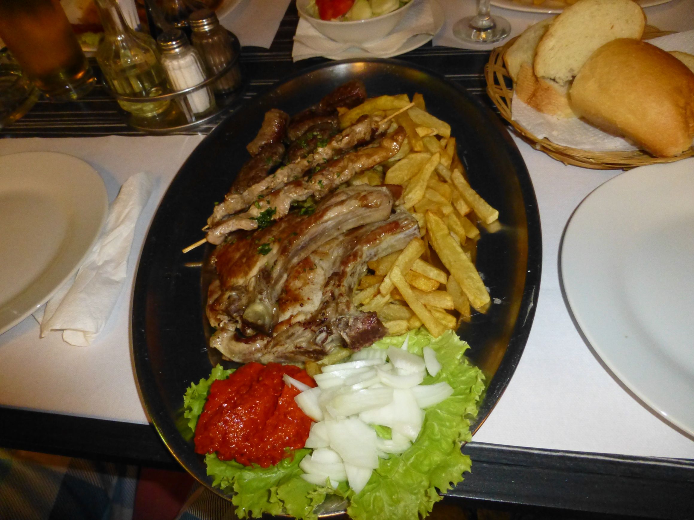 Miesny polmisek na dwie osoby ,nie do przejedzenia / P1050235.JPG P1050235.JPG