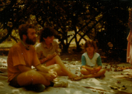 W sadzie leszczynowym. Czy ja wyglądam na popa? / grecja1.jpg grecja1.jpg