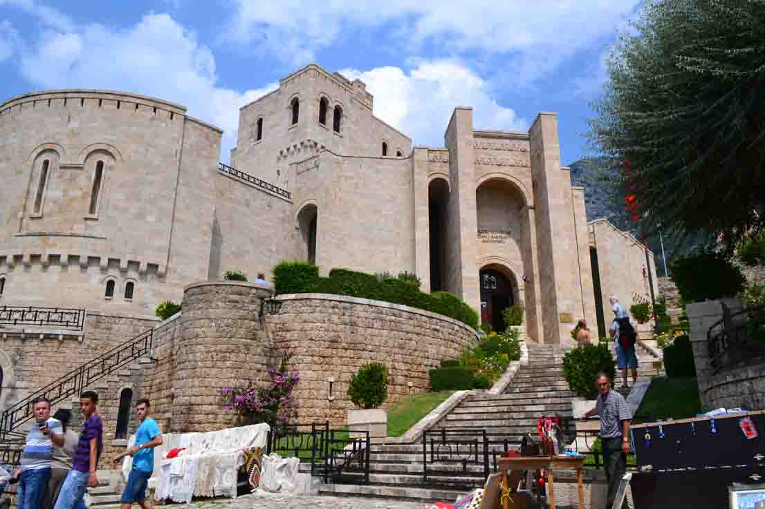 Zamek po odbudowie / DSC_0389.JPG DSC_0389.JPG