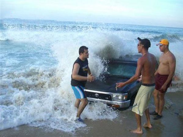 a_baa-sea-flooded-their-car.jpg