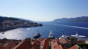 Między Korčulą a Pelješcem.