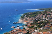 Bol z widokiem na Hvar